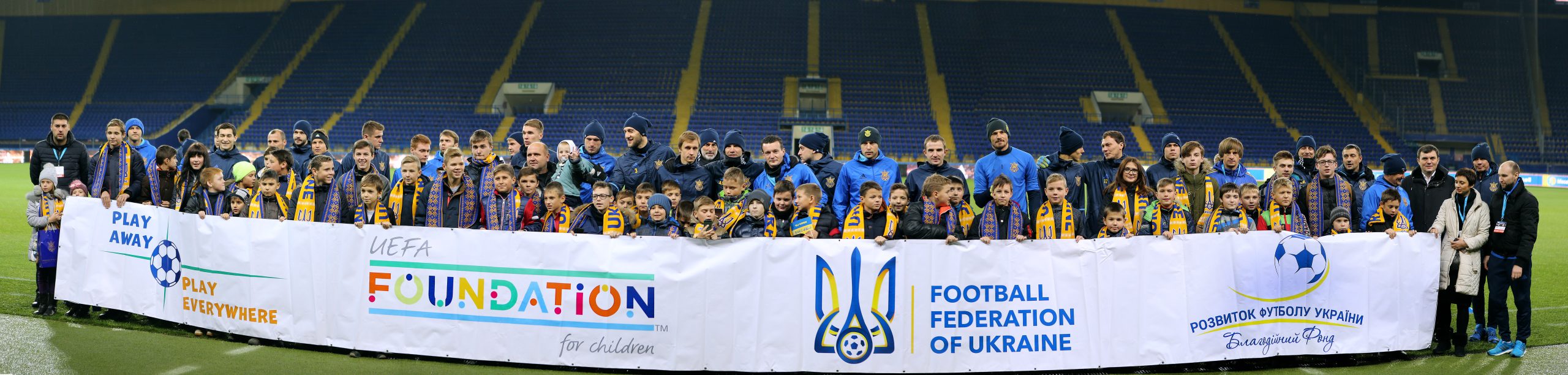 soccer_zbirna_UEFA_children_panorama